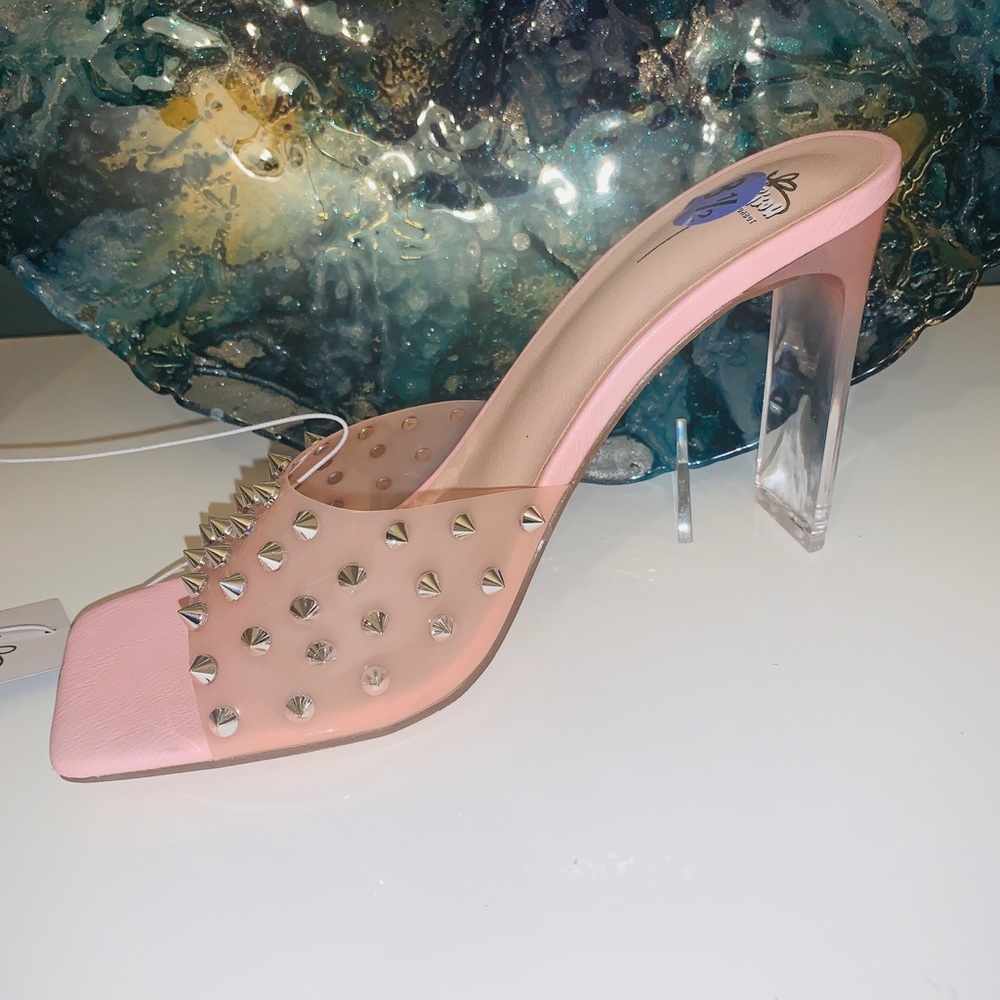 NEW Bisou Bisou Light Pink Spikes Heels New w/ Tags 8.5